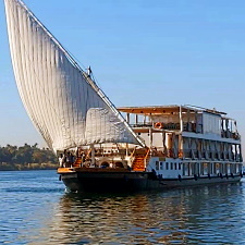 S/B Embrace Dahabeya