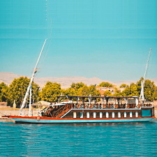 S/B Queens by Time Dahabeya